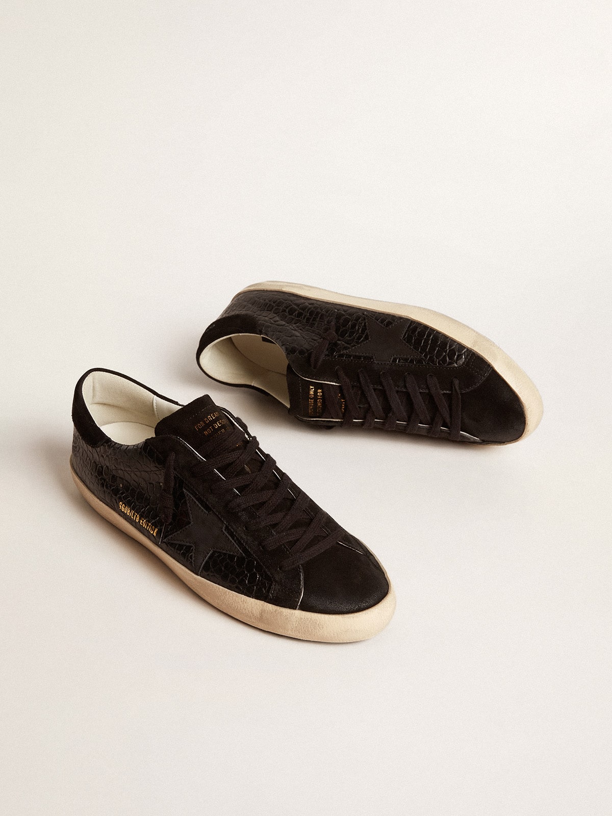 Super-Star LTD en piel con estampado de cocodrilo e inserciones de ante negro