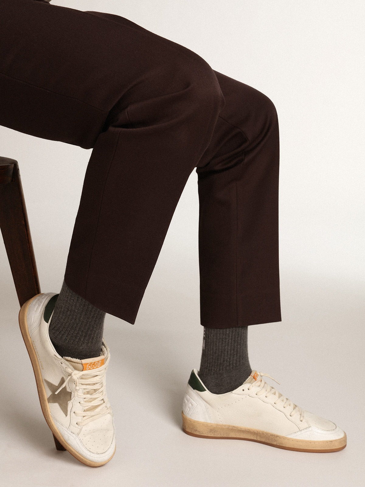Ball Star para hombre en napa blanca con estrella de ante gris tórtola