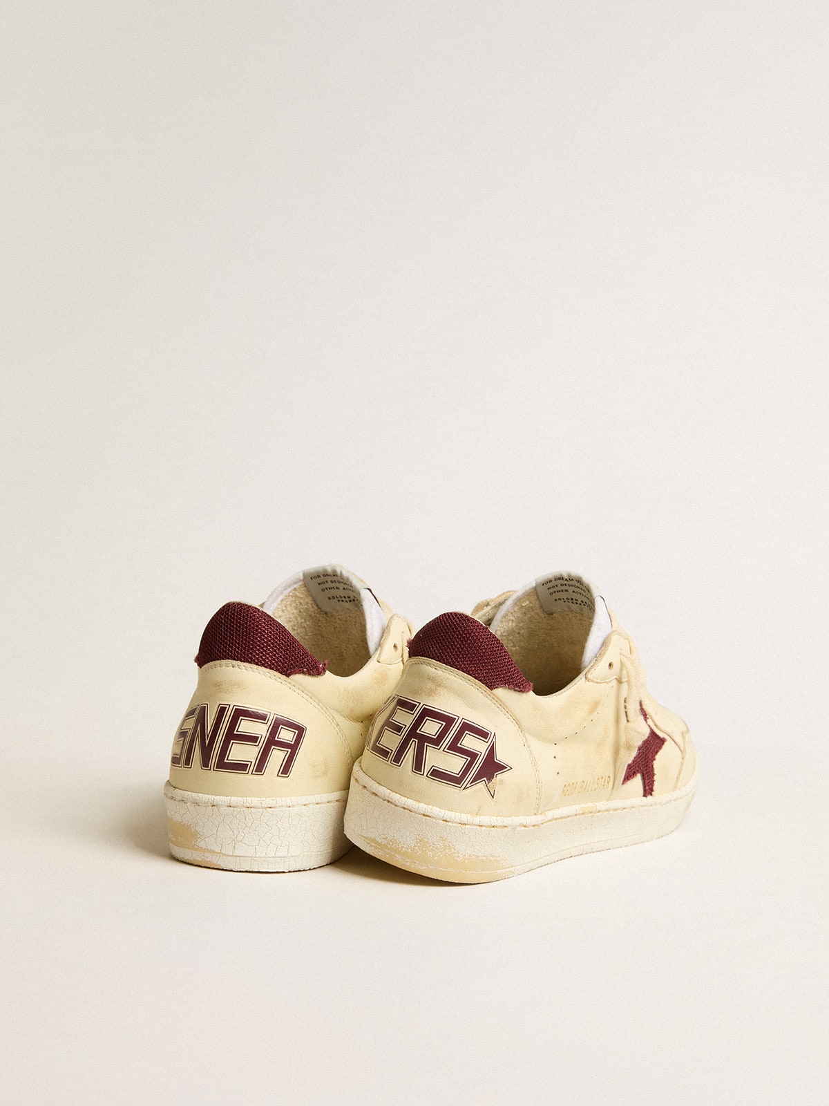 Ball Star para hombre en napa beige con estrella de malla burdeos y refuerzo en el talón