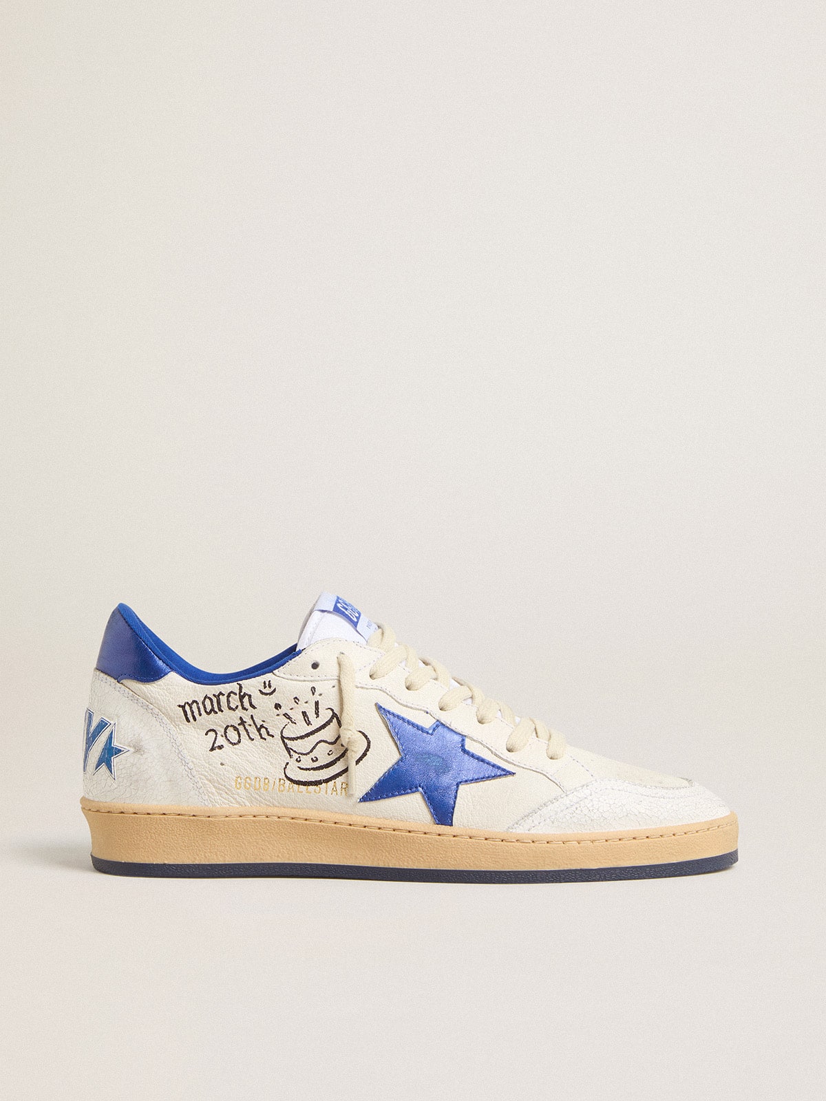 Ball Star Wishes para hombre en piel napa blanca con una estrella azul brillante y refuerzo en el talón