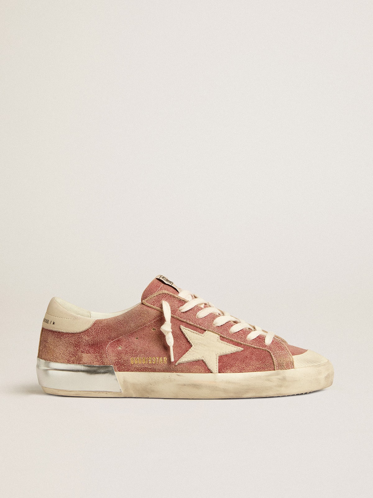 Super-Star en piel roja con estrella de nubuck color crema y refuerzo en el talón