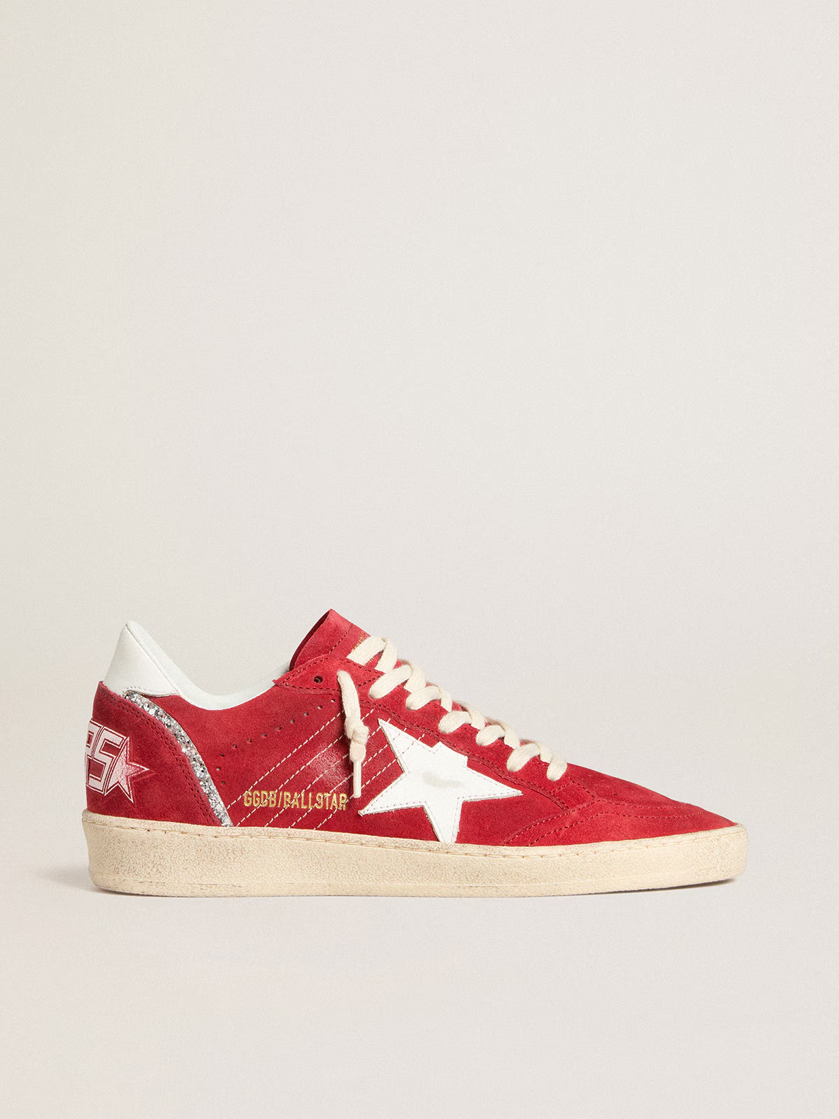 Ball Star de suede vermelho com estrela e talão de couro branco