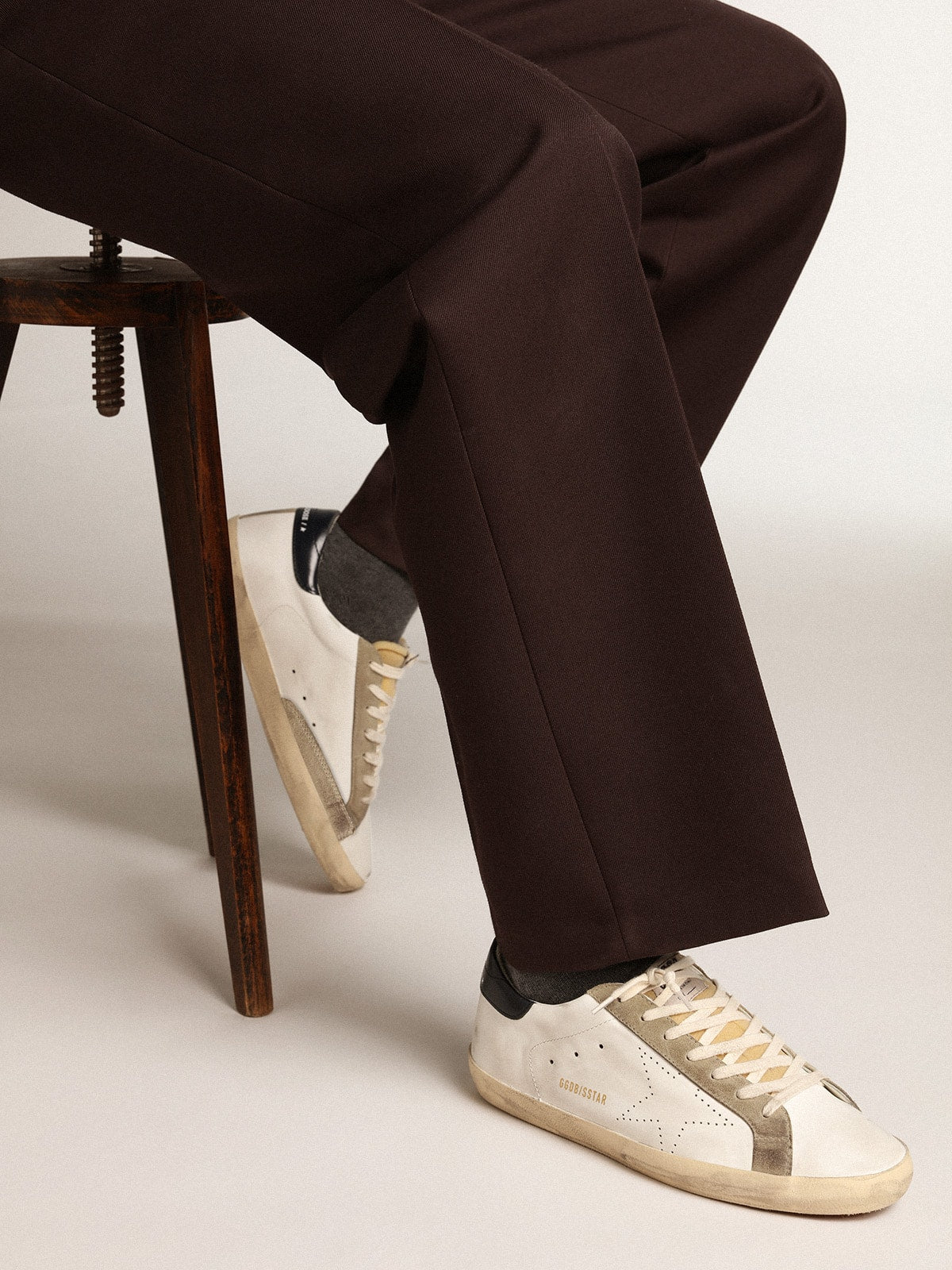 Super-Star para hombre con estrella perforada y refuerzo de talón azul