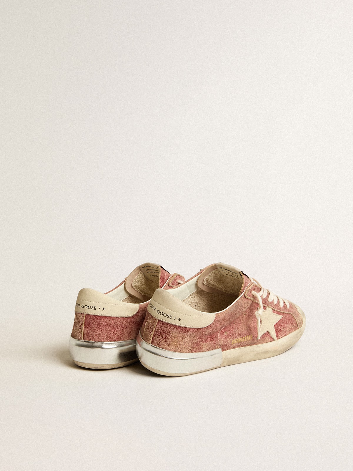 Super-Star en piel roja con estrella de nubuck color crema y refuerzo en el talón