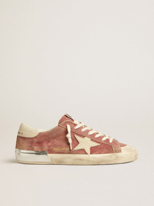 Super-Star en piel roja con estrella de nubuck color crema y refuerzo en el talón